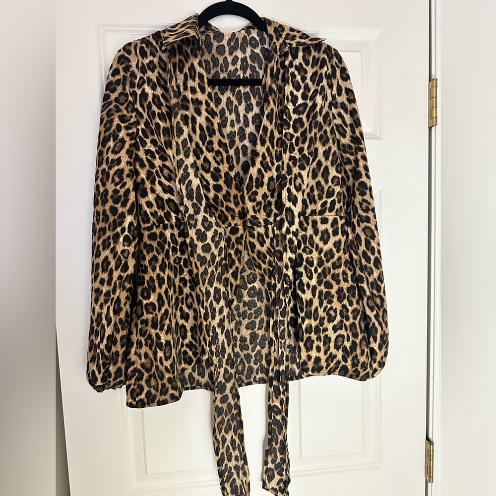 NWOT* SHEIN Leopard Print Casual Shirt With Tie & Long Sleeves - Size Large 8-10 - Picture 3 of 4